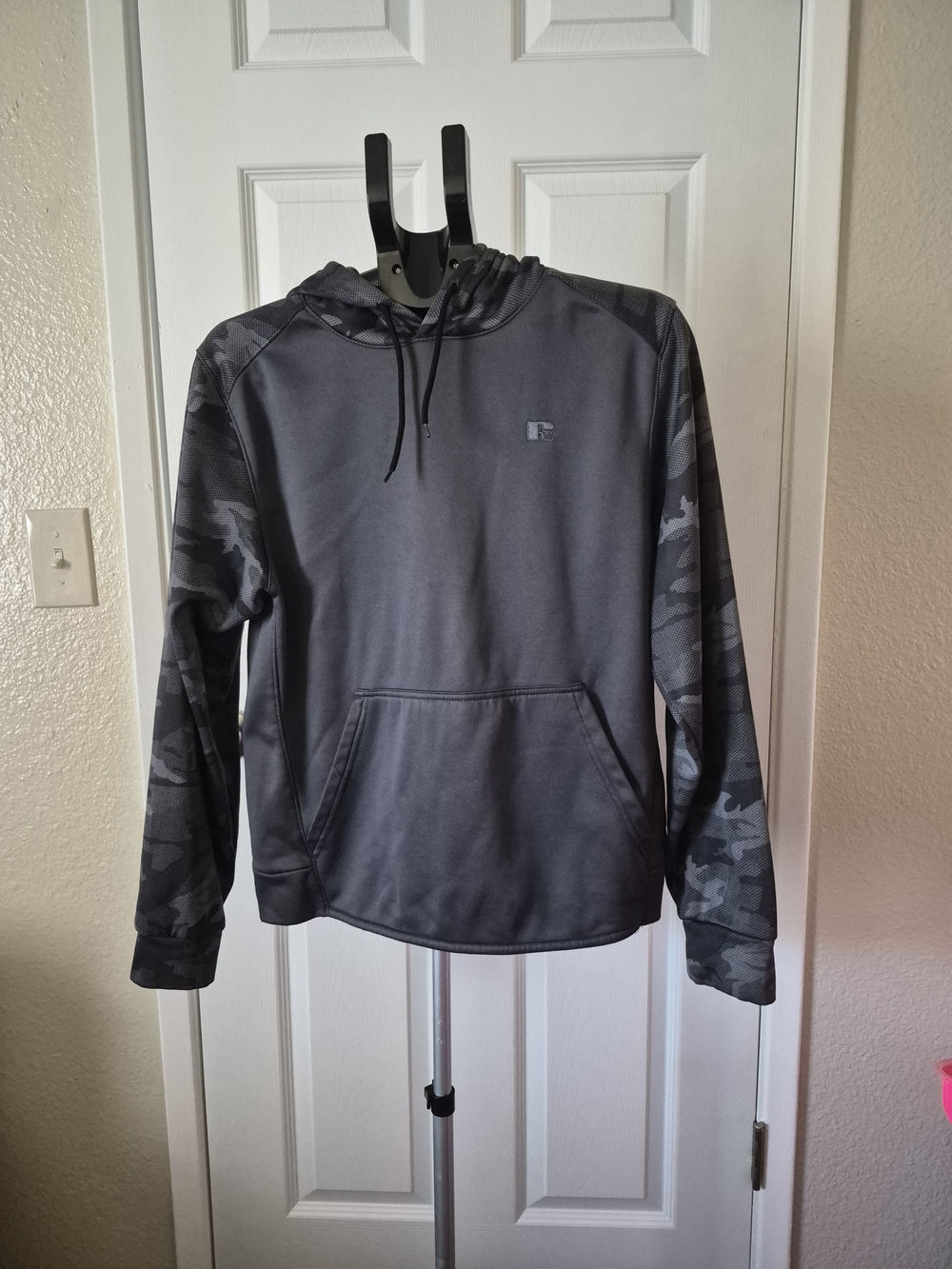 Men's Charcoal Grey Camo Sleeve Hooded Pullover